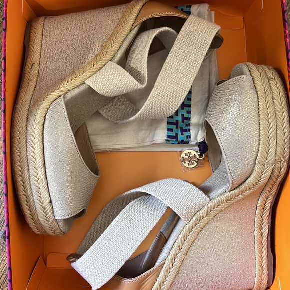 Tory Burch wedged heel, natural honey color - Picture 7 of 7